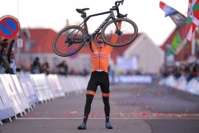 Mathieu van der Poel se proclama Campeón del Mundo de CX