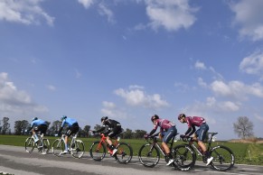 Fabio Jakobsen se apunta el primer sprint de Tirreno-Adriático