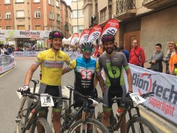 Solo Carlos Coloma puede con el Brújula Bike Racing Team en el Superprestigio MTB de Arnedo