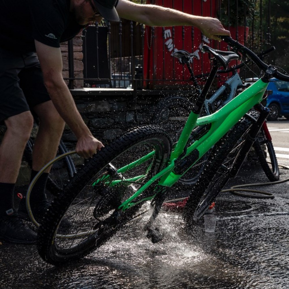 SRAM Eagle AXS sellado al agua y polvo