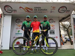 Miguel Muñoz y Lara Lois ganan la Vuelta a Córdoba BTT