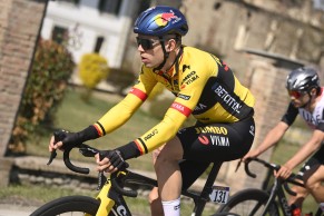 Demostración de potencia de Mathieu Van der Poel para llevarse la Milán-San Remo