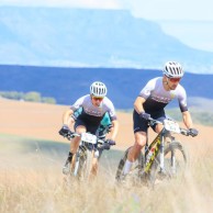 Beers and Blevins win in tough Cape Epic prologue