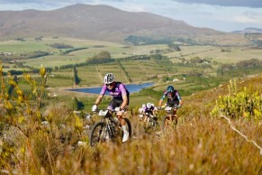 Cape Epic 2023: el SCOTT SRAM toma el liderato tras una primera etapa que ganaron Rabensteiner-Alleman por la mínima