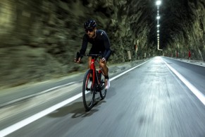 La nueva Pinarello Nytro es una de las más ligeras de su segmento