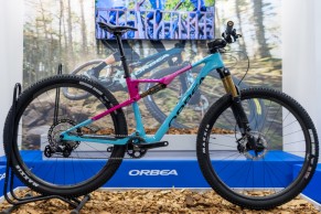 Orbea subasta una OIZ en apoyo a la ONG "I Love Boobies"