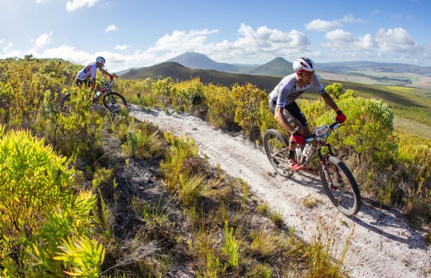 Cape Epic 2023: el Toyota-Specialized también gana la etapa 3, pero el Scott-SRAM mantiene el liderato