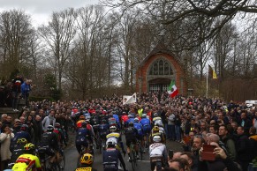 Wout Van Aert se impone en el E3 Saxo Classic soñado