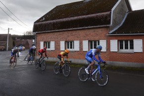 Wout Van Aert se impone en el E3 Saxo Classic soñado