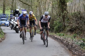 Wout Van Aert se impone en el E3 Saxo Classic soñado