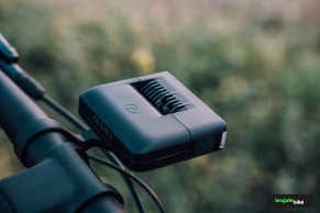 Probamos el foco Syncros Nanaimo 1200: máxima calidad e integración