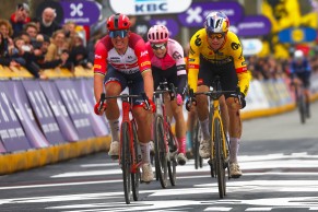 Tadej Pogacar gana un memorable Tour de Flandes