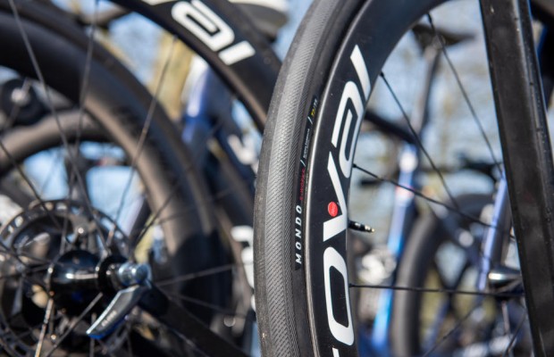 Specialized Mondo, these brand new tyres were seen at the Paris-Roubaix
