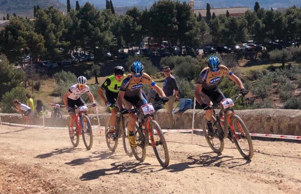 Anton Cooper y Annie Last ganan los Internacionales de Chelva 2019