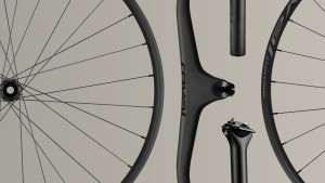 New integrated handlebars and components Roval Control SL