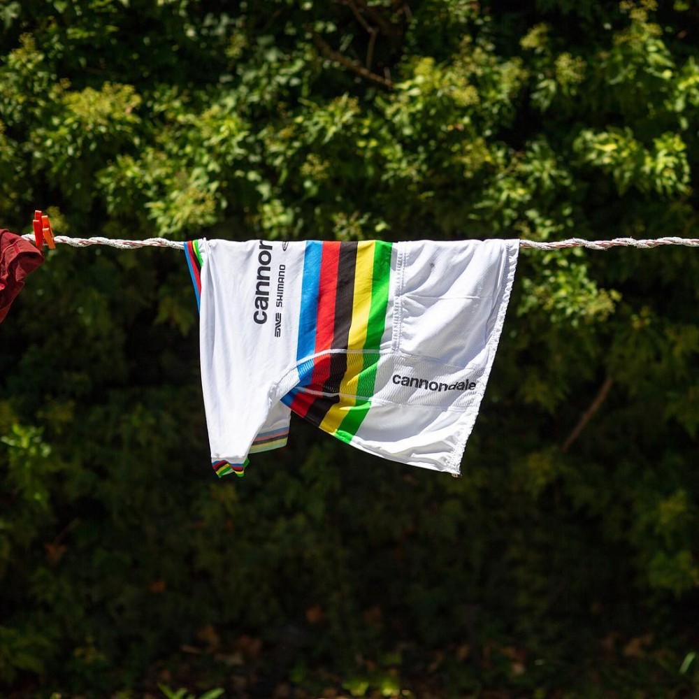 10 claves para lavar tu ropa ciclista y que siempre parezca nueva