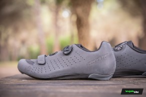 We test the SCOTT Road Comp Reflective: comfort and maximum visibility for a road cycling shoe