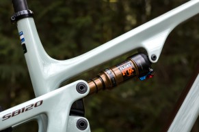 New Fox Float 2023 shocks: lighter and with better performance for XC competition and Trail