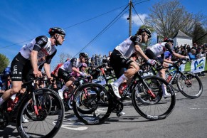 Tadej Pogacar suma y sigue en Flecha valona