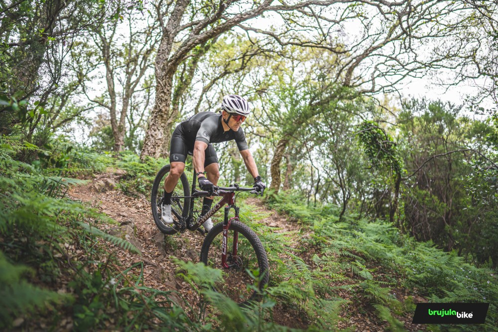 We test the Specialized Epic World Cup: a full mountain bike to forget ...