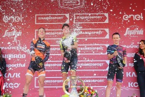 Annika Langvad queda segunda en la Strade Bianche y demuestra una vez más que es posible competir en mtb y carretera al máximo nivel