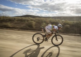 Does an aerodynamic position make sense in mountain biking?
