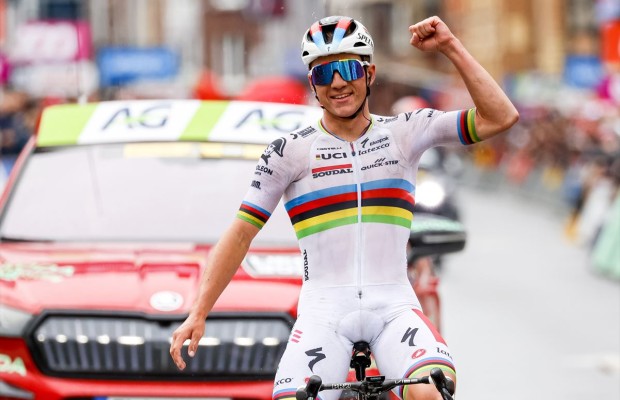 Evenepoel gana una Lieja-Bastoña-Lieja que Pogacar acaba en el hospital