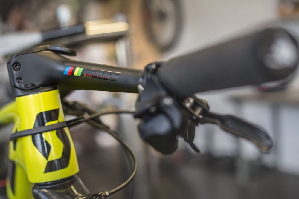 nino schurter handlebar