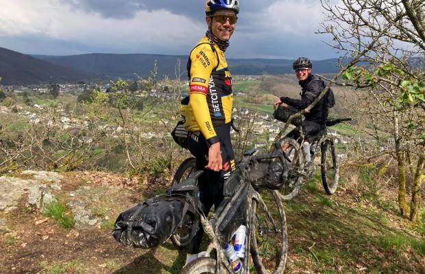 Van Aert se apunta al bikepacking con un viaje de tres días por Francia