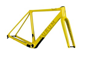 Aurum Manto, o primeiro cascalho da marca chega