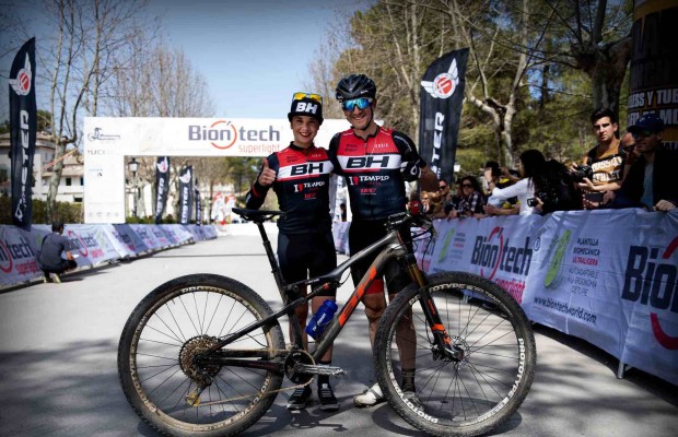 Rocío García y Carlos Coloma explican sus sensaciones antes y después del Superprestigio MTB Biontech de Cofrentes