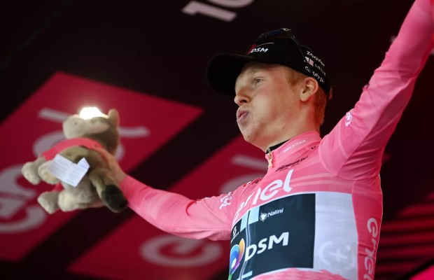 Leknessund le quita la maglia rosa a Evenepoel en la etapa 4 del Giro de Italia 2023