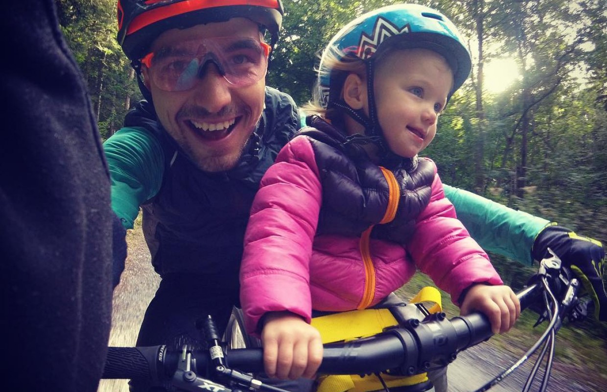 En Bici con Niños: ¿Silla o Remolque de bici? ¿Cuál es mejor?