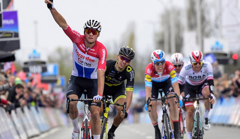 El holandés Van der Poel se impone en la A través de Flandes El holandés Van der Poel se impone en la A través de Flandes