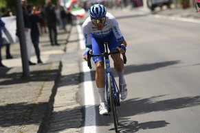 Mads Pedersen gana el sprint de la 6 etapa del Giro