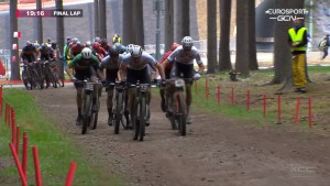 Pidcock vence o Nove Mesto XCC à frente de Gaze e um grande Schwarzbauer