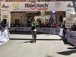 Vlad Dascalu y María Rodríguez ganan el XCO Internacional Ciudad de Arnedo
