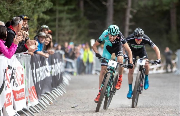Stephane Tempier gana al sprint en la Hors Class de Austria, Jofre Cullell arrasa en su categoría