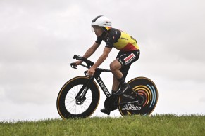 Remco Evenpoel wins the long Giro time trial but doesn't convince