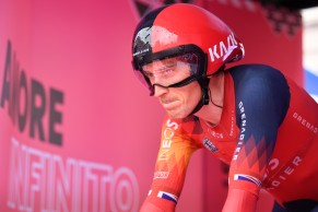 Remco Evenpoel wins the long Giro time trial but doesn't convince