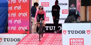 Remco Evenpoel wins the long Giro time trial but doesn't convince