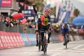 Magnus Cort Nielsen beats cold and rain on stage 10 of the Giro d'Italia
