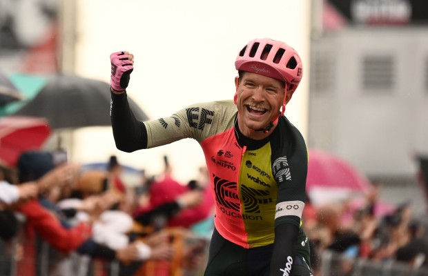 Magnus Cort Nielsen beats cold and rain on stage 10 of the Giro d'Italia