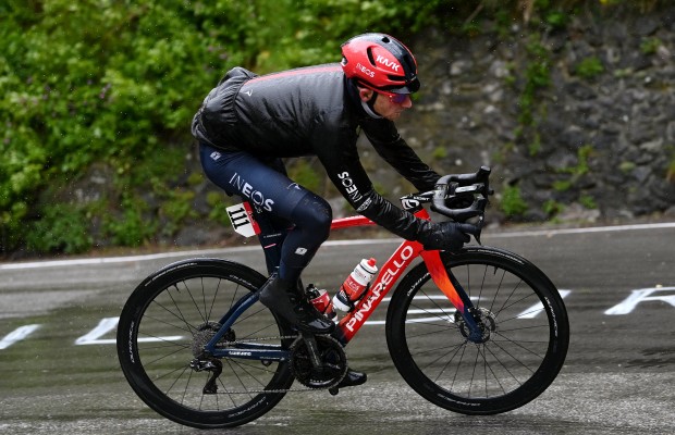Otro favorito que dice adiós. Tao Geoghegan abandona por caída en la etapa 10 del Giro