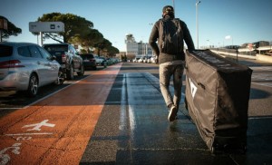 ¿Caja de cartón o maleta? YT Body Bag es una nueva solución económica y práctica