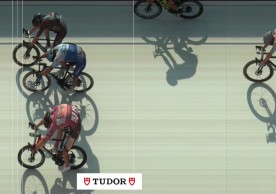 Dainese gana al sprint y con foto finish la etapa 17 del Giro