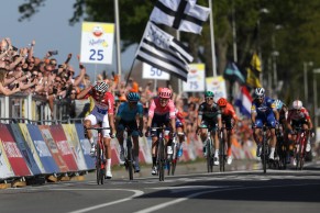 Un Van der Poel inmenso gana la Amstel Gold Race