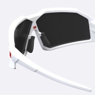 Geraint Thomas' sunglasses are still unique