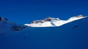 Primer ascenso y descenso mundial del Aneto en FatBike