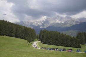 Zana beats Pinot while Roglic and Thomas gain 20 seconds on Almeida